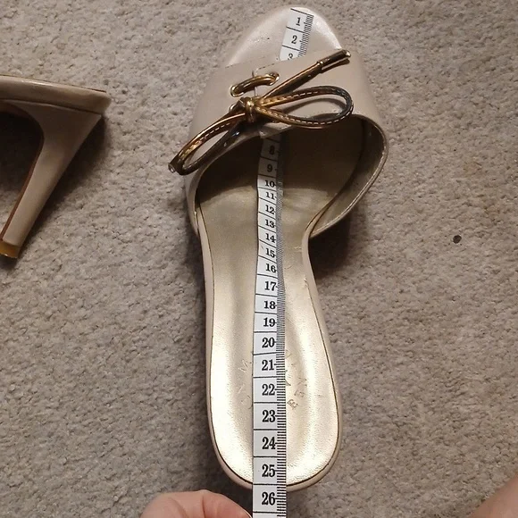 XIX Nineteen Size 9 Beige/cream Heels with Bows - Picture 11 of 11